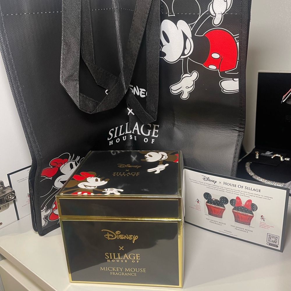 Mickey mouse House of sillage perfume set